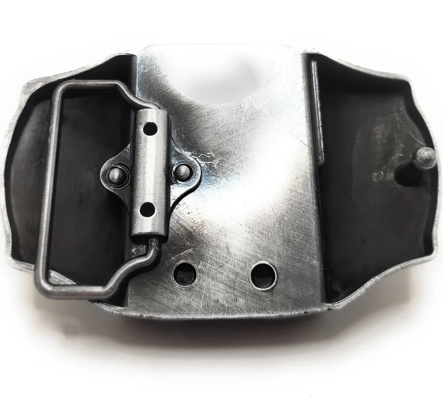 Gürtelschnalle Totenköpfe mit Feuerzeug Set für Gürtel bis 4 cm Breite