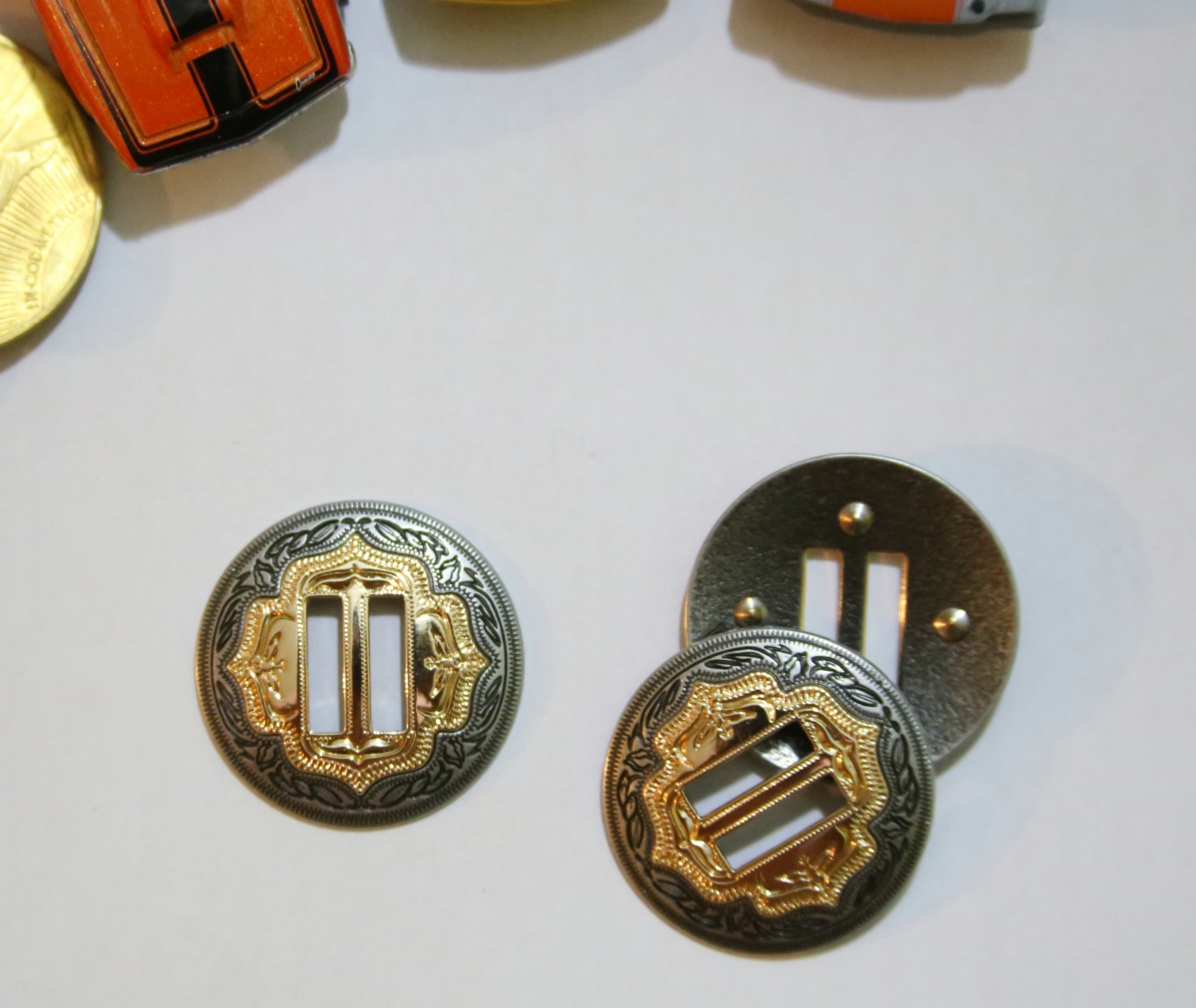 Schlitz Concho 32 mm silber/gold für Schnallen und Riemen