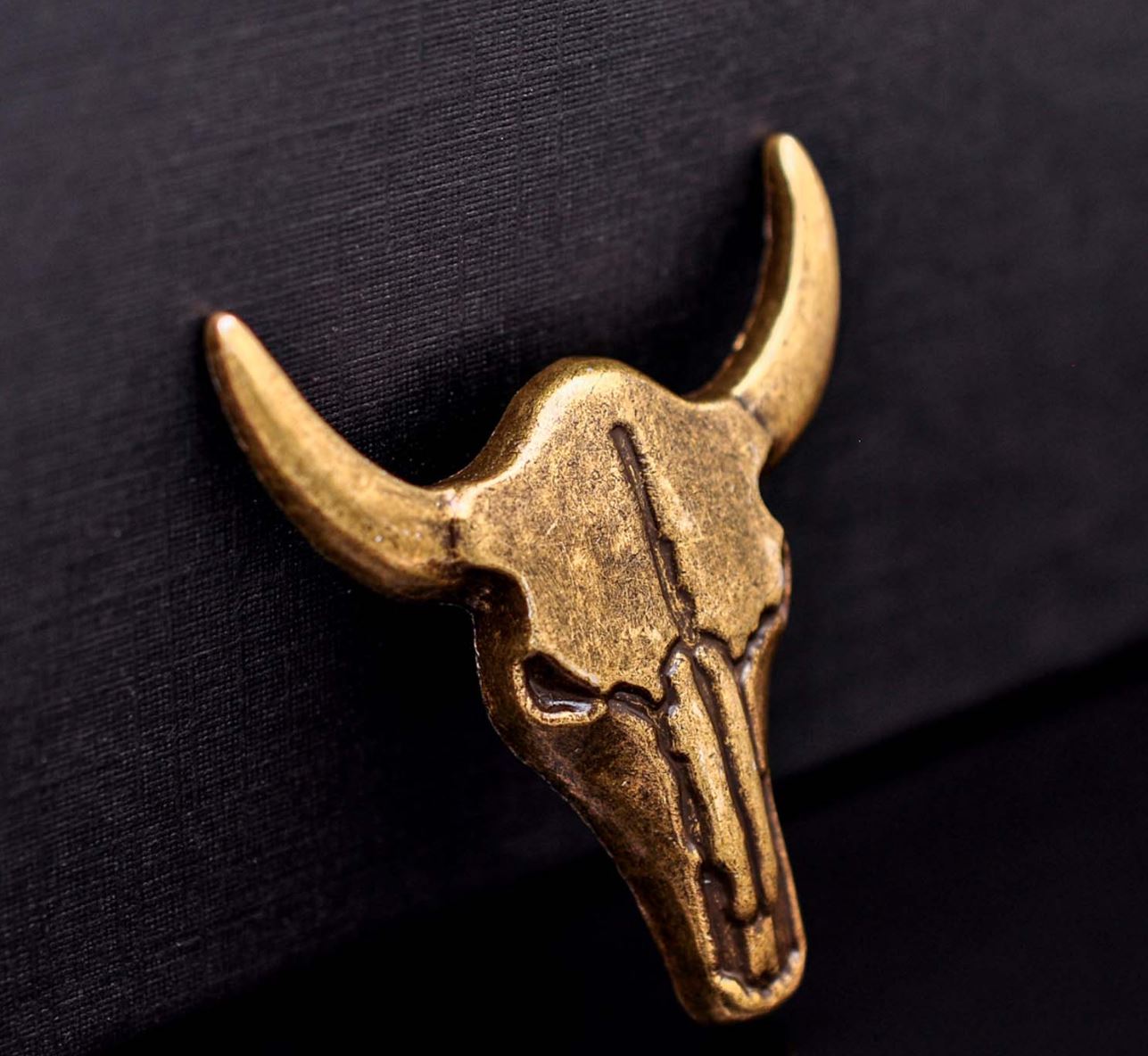 Longhorn / Büffel Concho 39 mm zum Schrauben Gold / Bronze