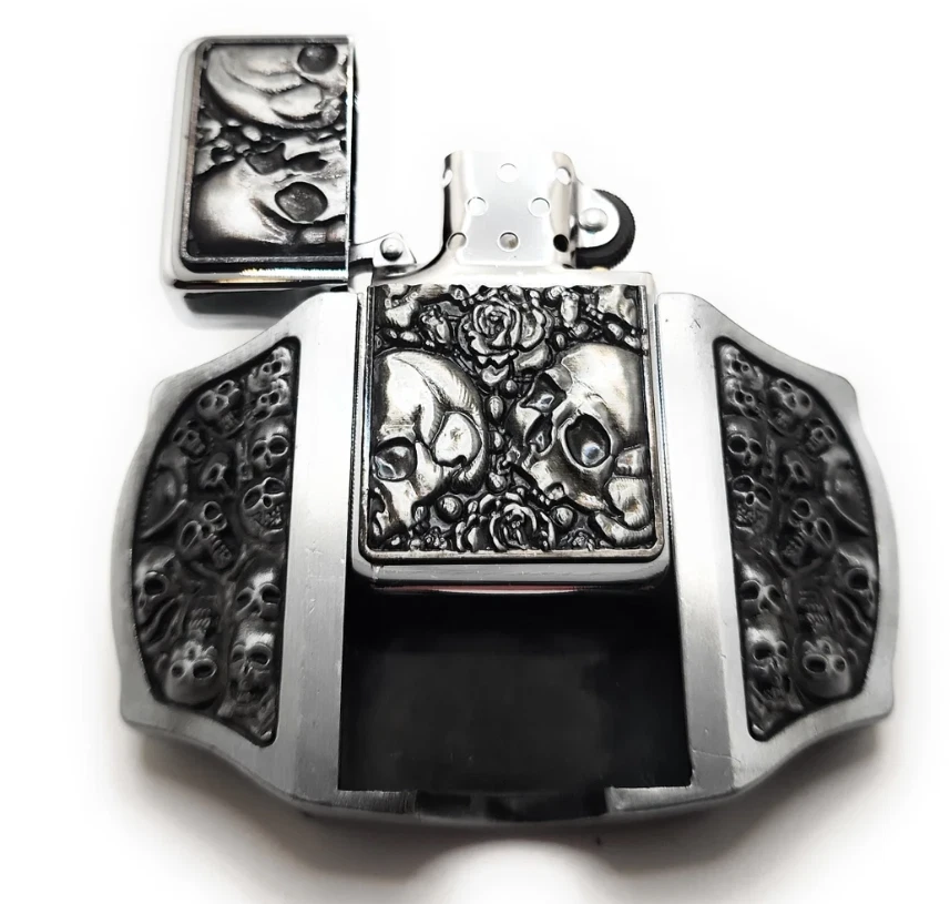 Gürtelschnalle Skulls & Roses mit Feuerzeug Set für Gürtel bis 4 cm Breite